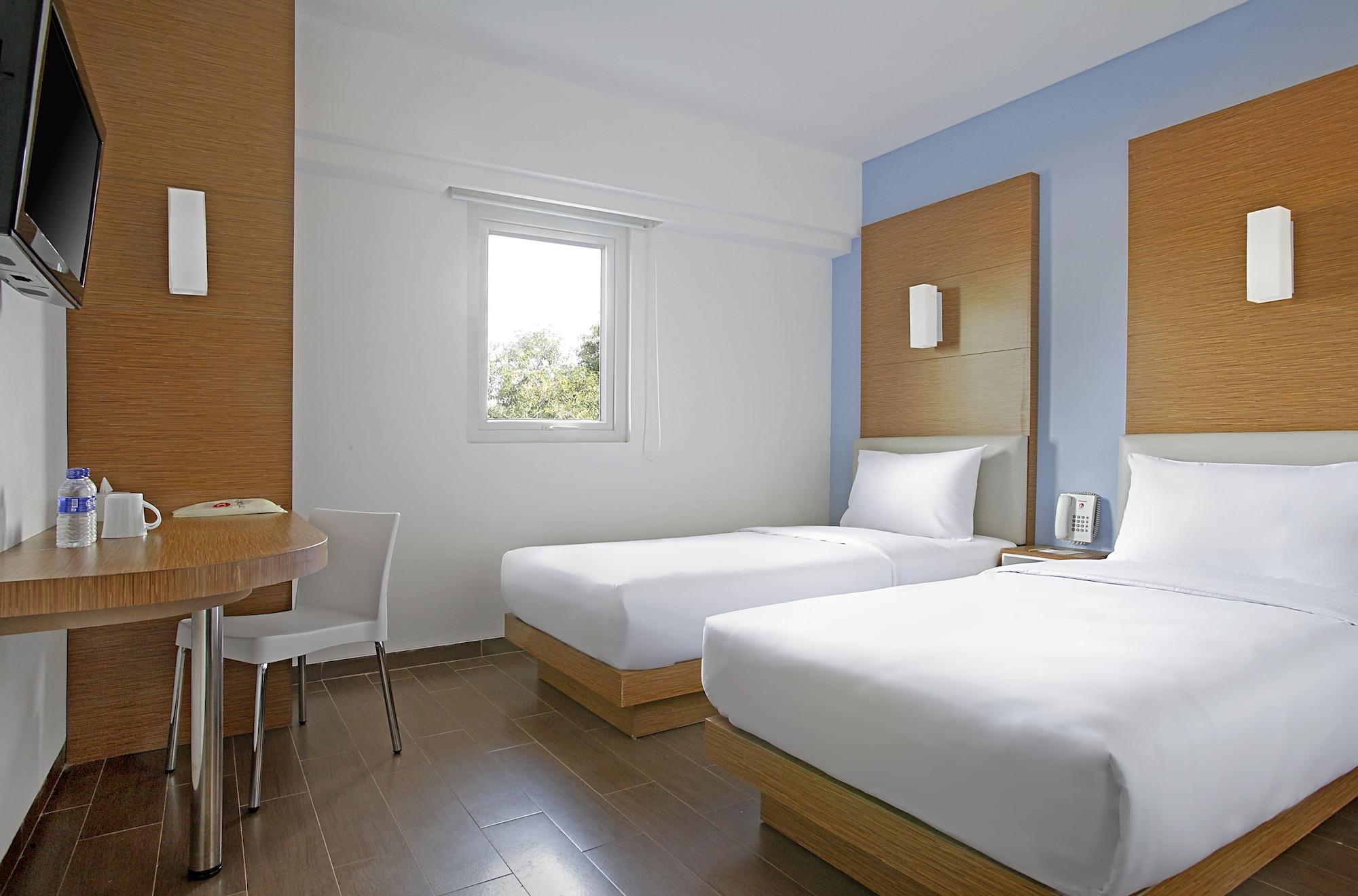 Amaris Hotel Cirebon Exteriör bild