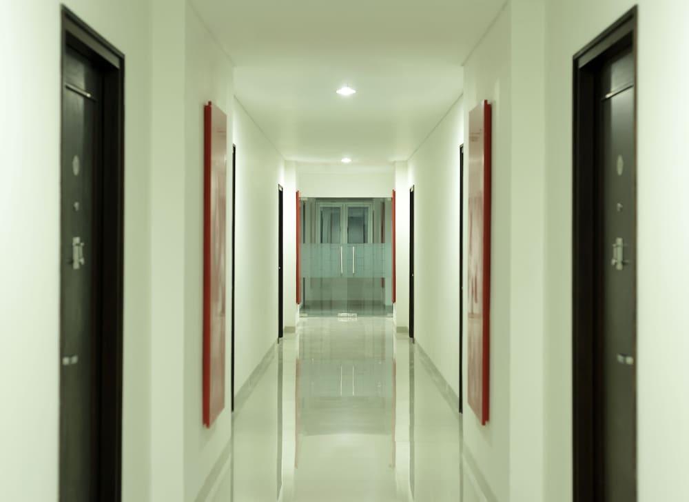 Amaris Hotel Cirebon Exteriör bild